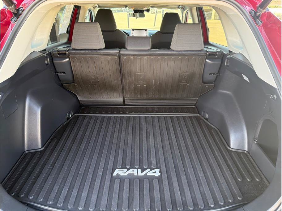 Used 2019 Toyota RAV4 XLE w/ Convenience Package AWD/4WD image 12