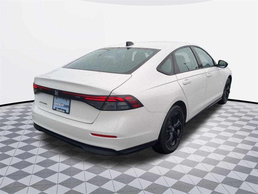 Used 2025 Honda Accord SE image 6