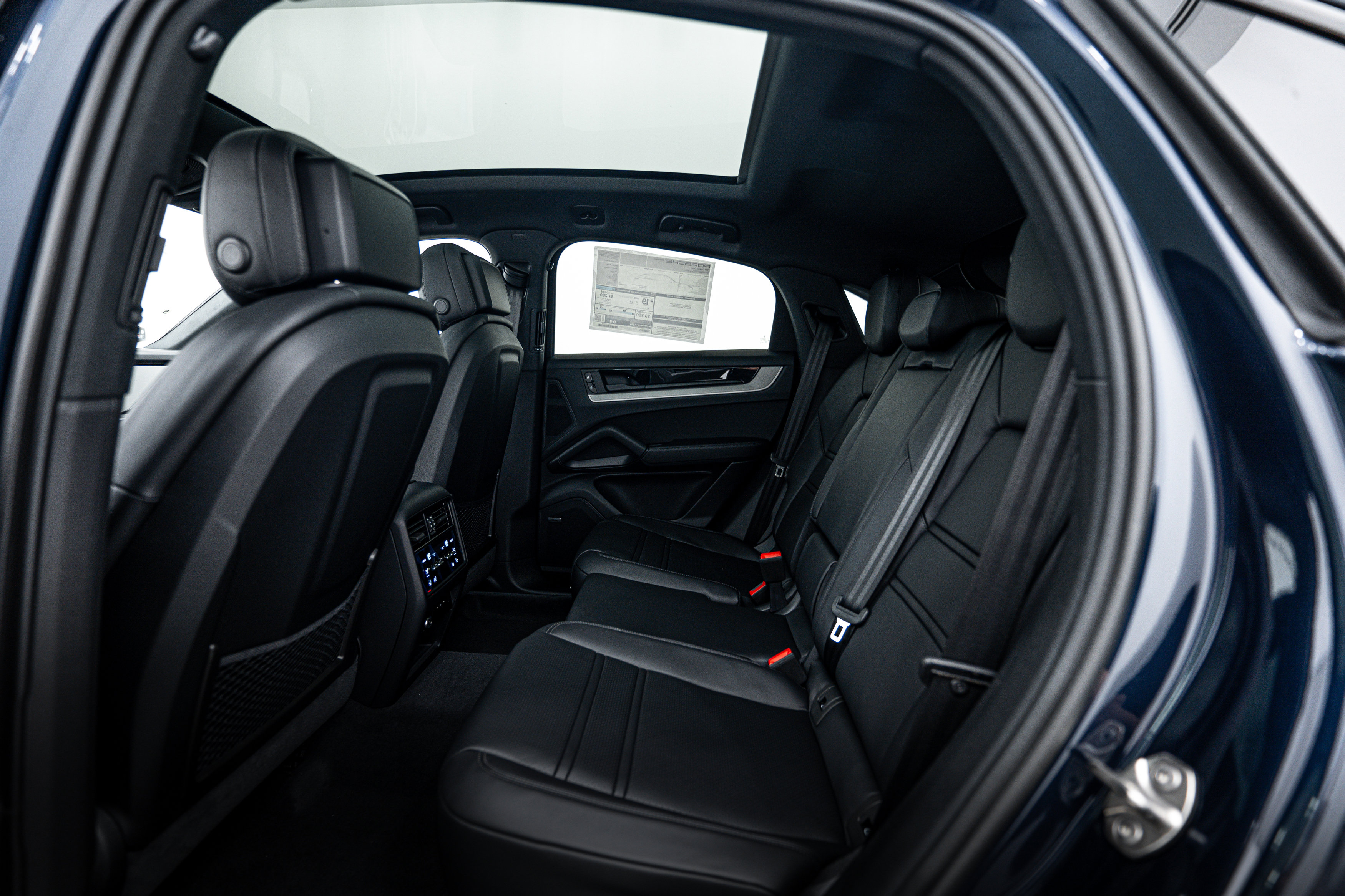 Certified 2025 Porsche Cayenne Coupe image 15