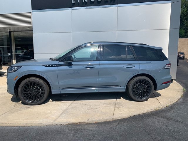 New 2026 Lincoln Aviator Reserve w/ Luxury Package AWD/4WD image 2