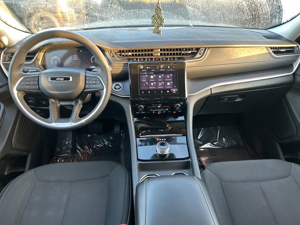 Used 2023 Jeep Grand Cherokee L Laredo image 34