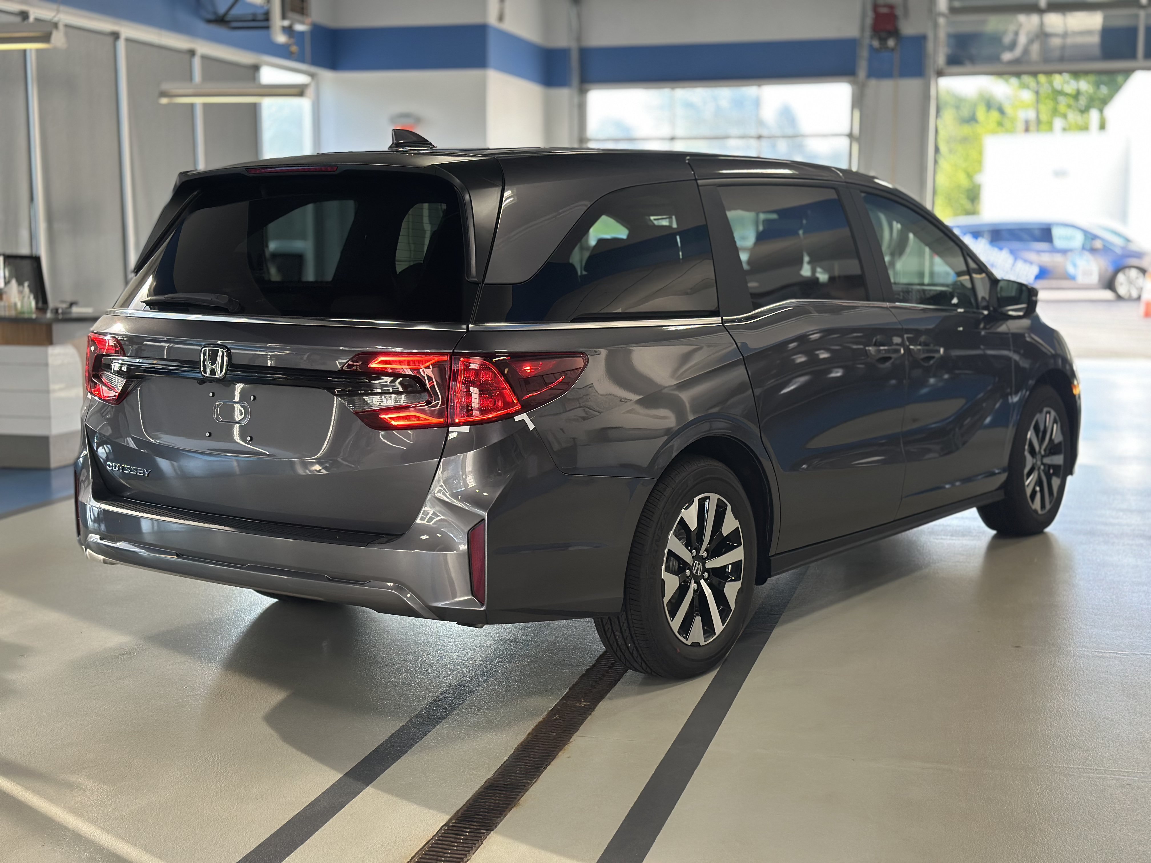 New 2026 Honda Odyssey EX-L image 5