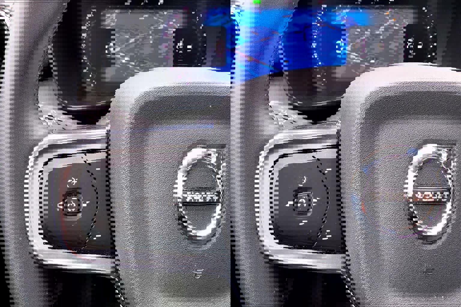 Used 2023 Volvo XC40 B5 Plus w/ Driver Assist Package AWD/4WD image 24