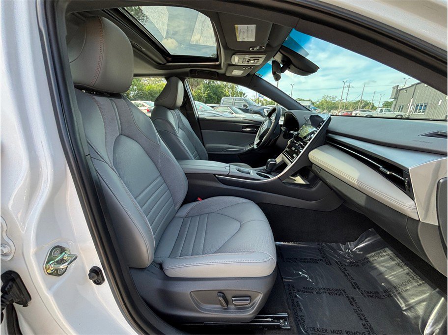 Used 2020 Toyota Avalon XSE FWD image 42