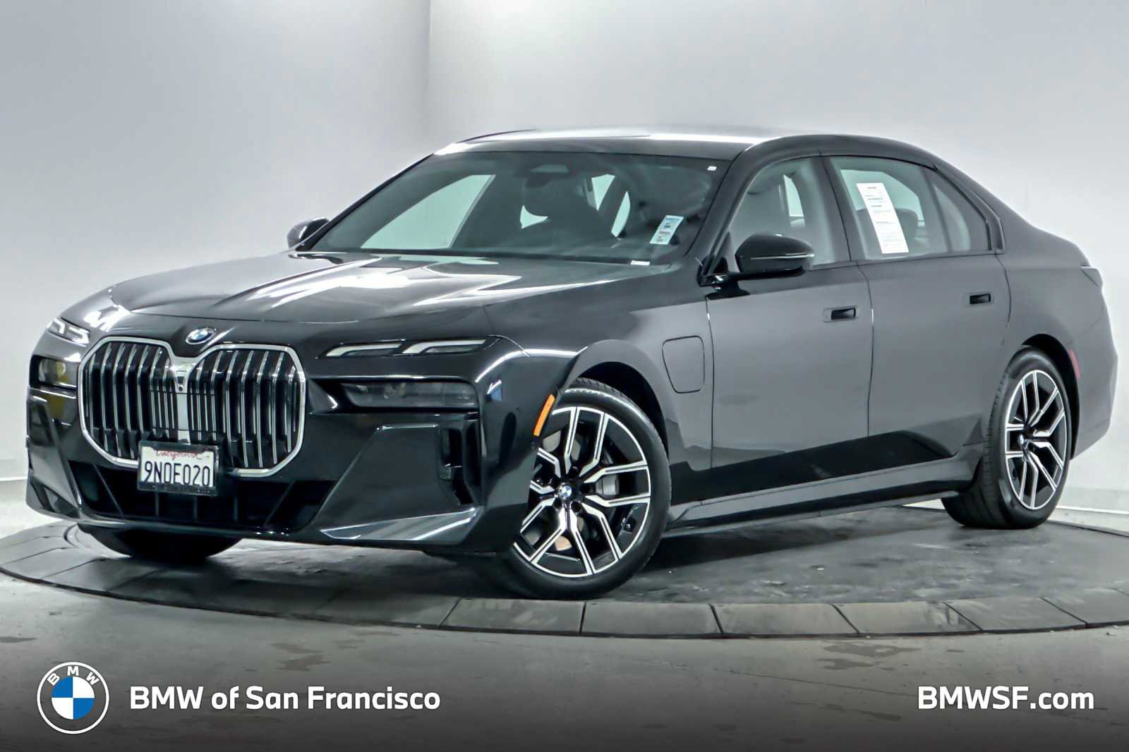 Used 2024 BMW 750e xDrive w/ Premium Package 2
