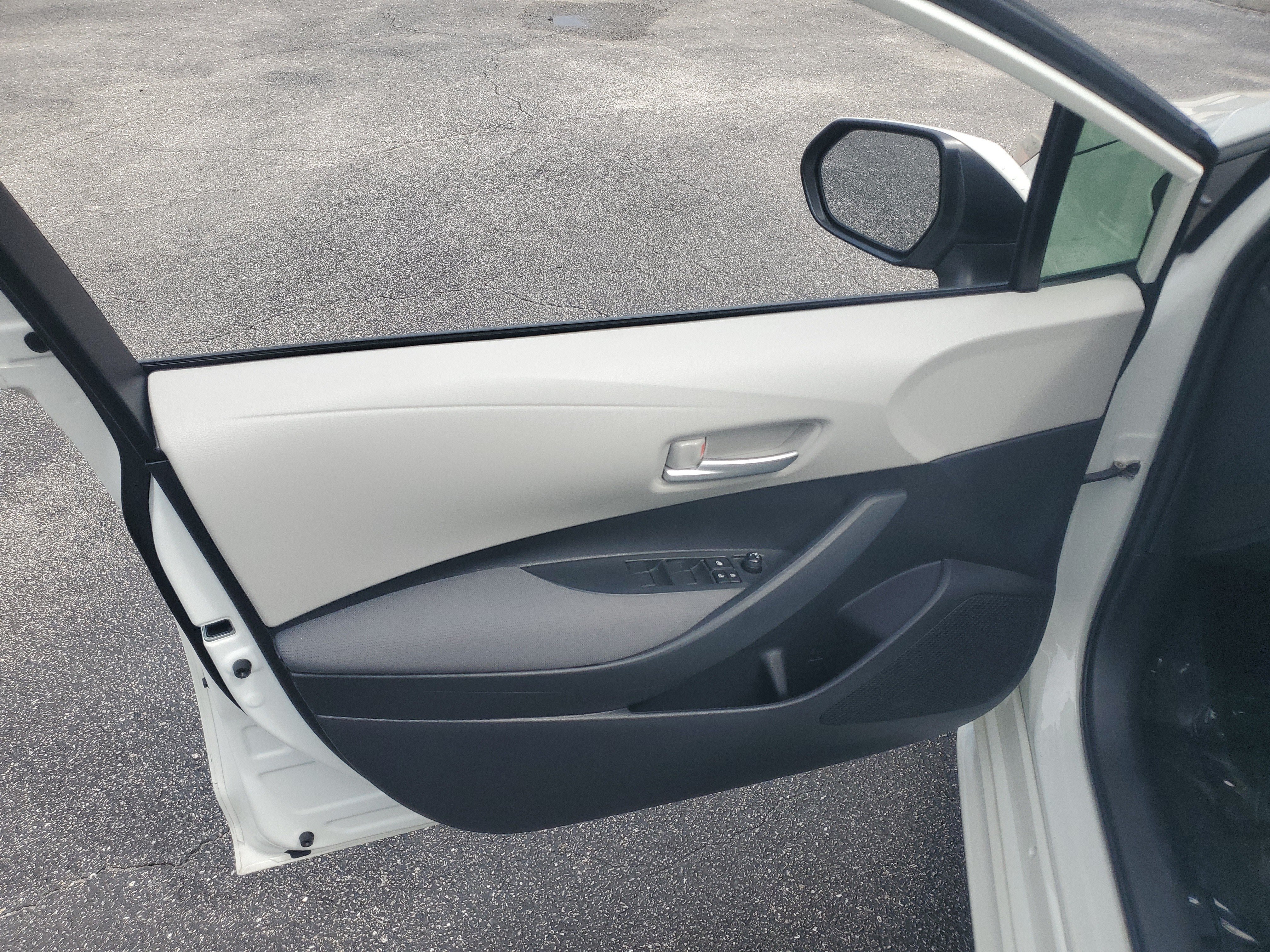 Certified 2021 Toyota Corolla LE FWD image 22
