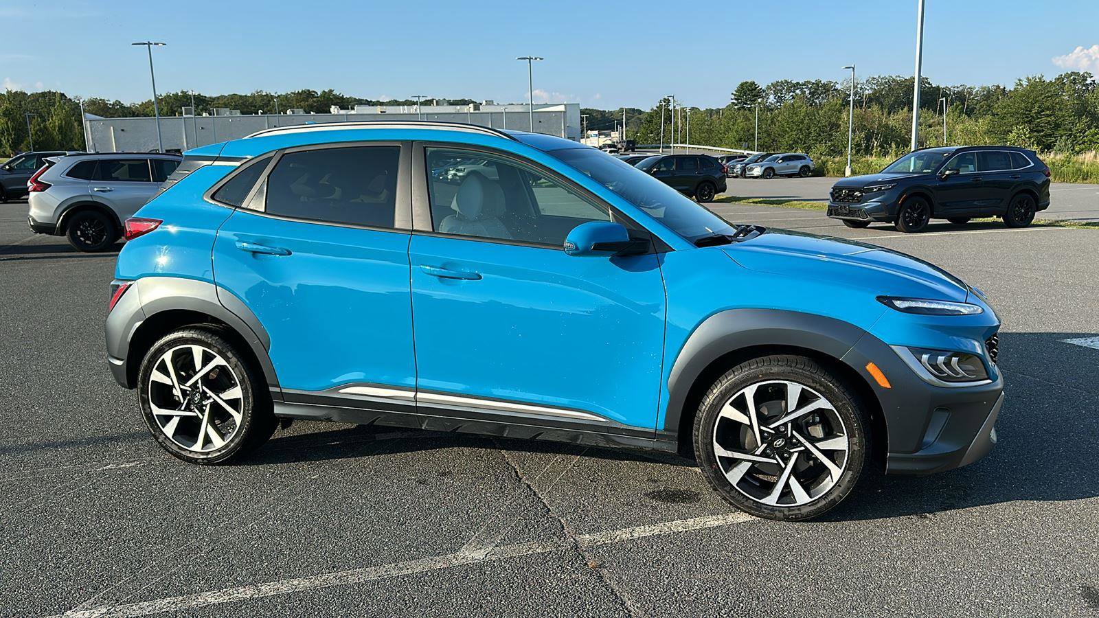 Certified 2022 Hyundai Kona Limited w/ Cargo Package image 3