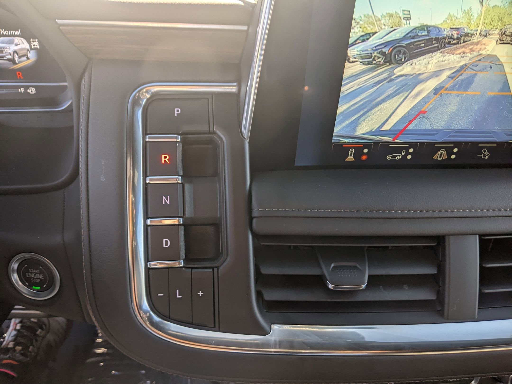 Certified 2024 Chevrolet Tahoe High Country w/ Advanced Technology Package image 31