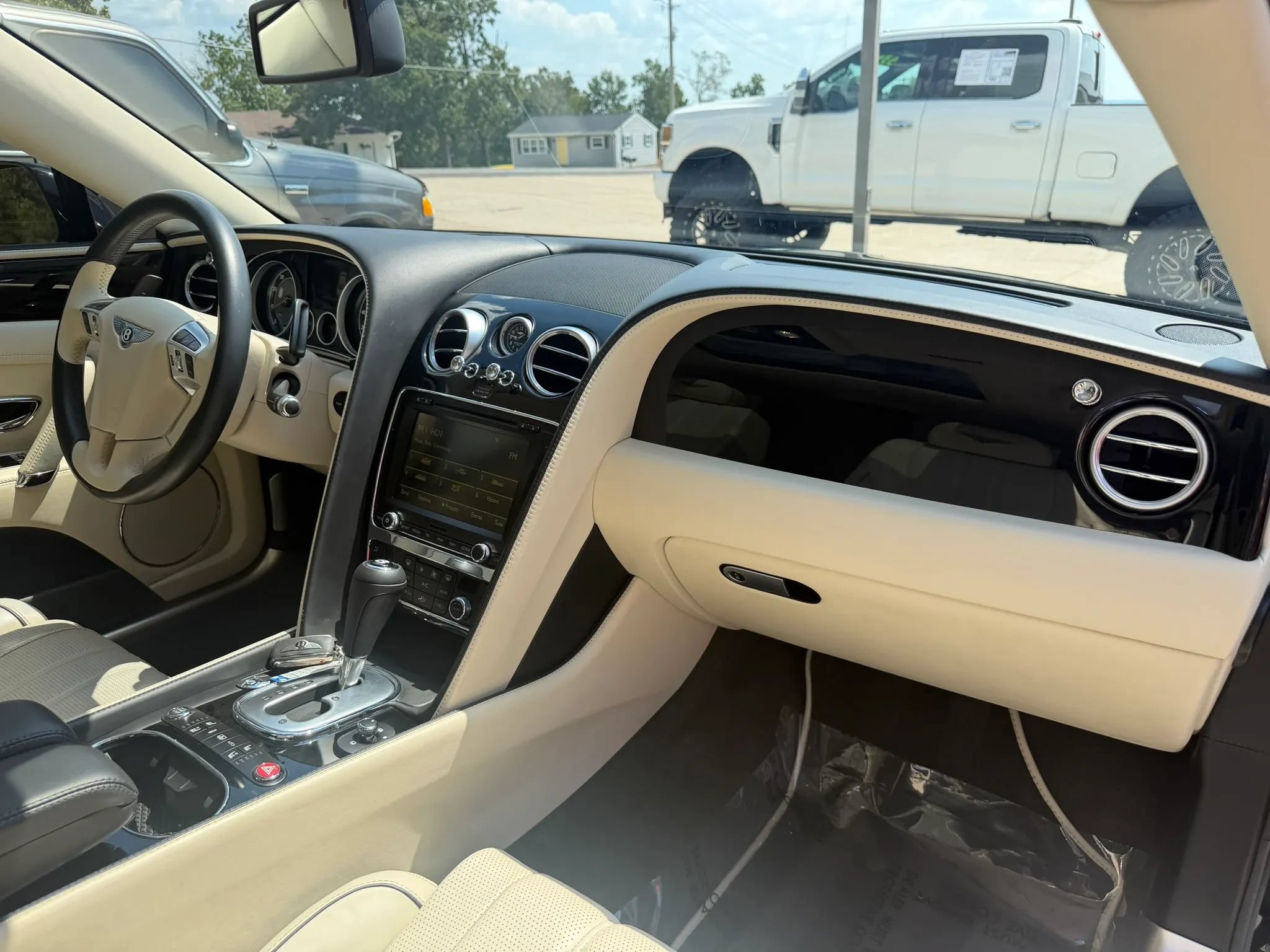 Used 2015 Bentley Flying Spur V8 AWD/4WD image 53