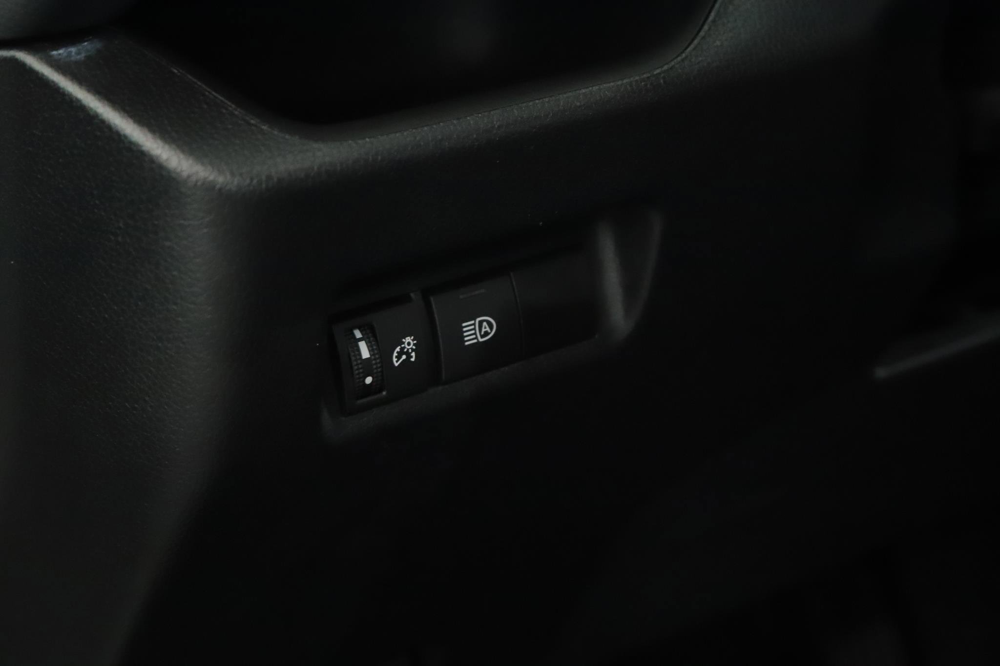 Used 2022 Toyota RAV4 XLE image 8