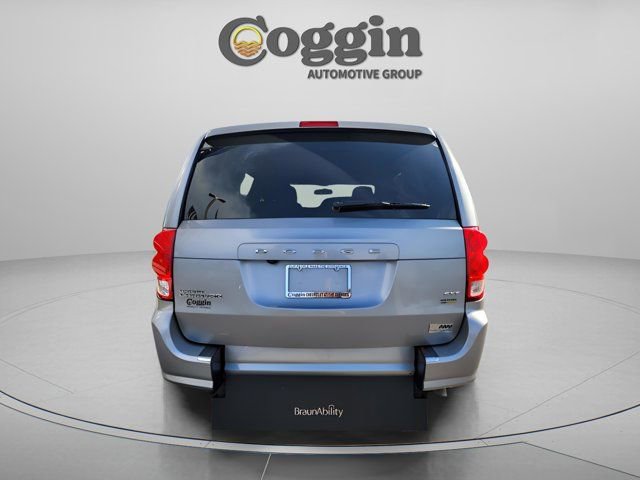 Used 2018 Dodge Grand Caravan SXT image 3