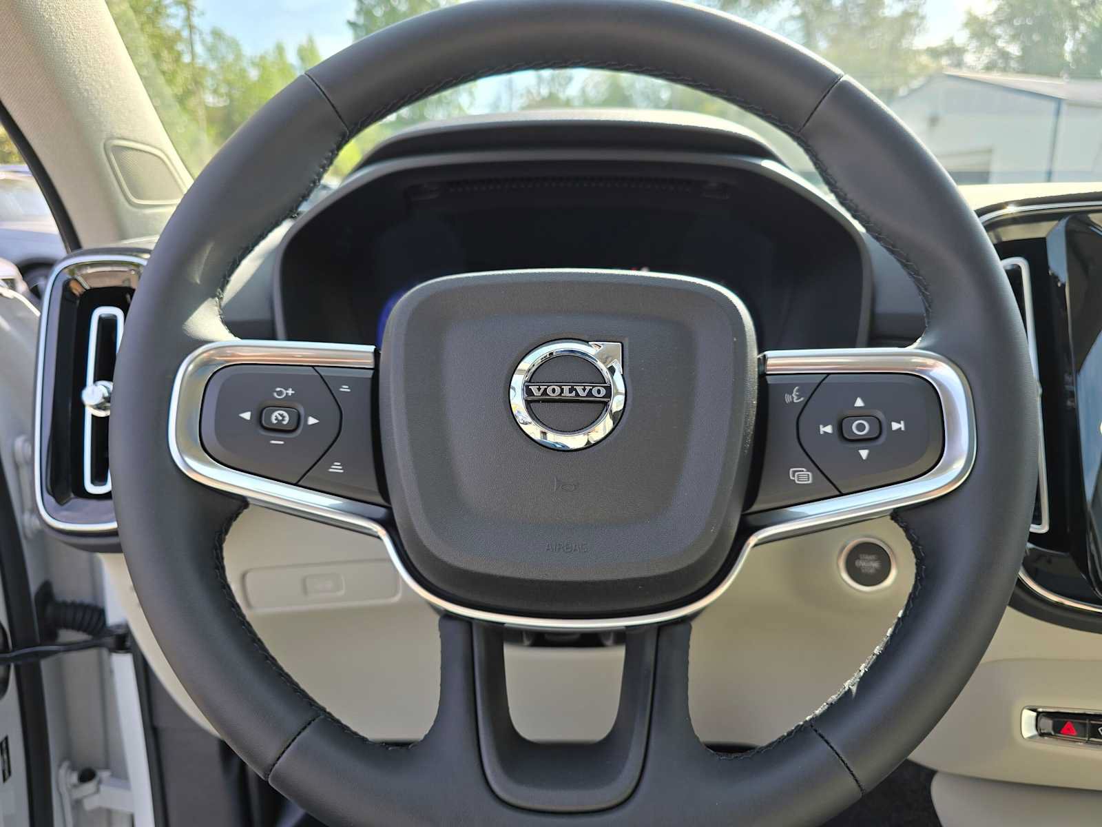 New 2026 Volvo XC40 B5 Ultra w/ Protection Package Premier AWD/4WD image 24