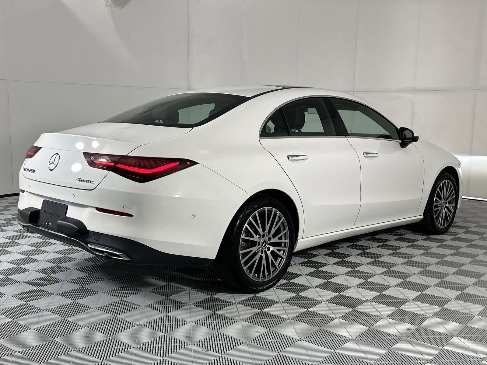 Used 2025 Mercedes-Benz CLA 250 4MATIC image 8