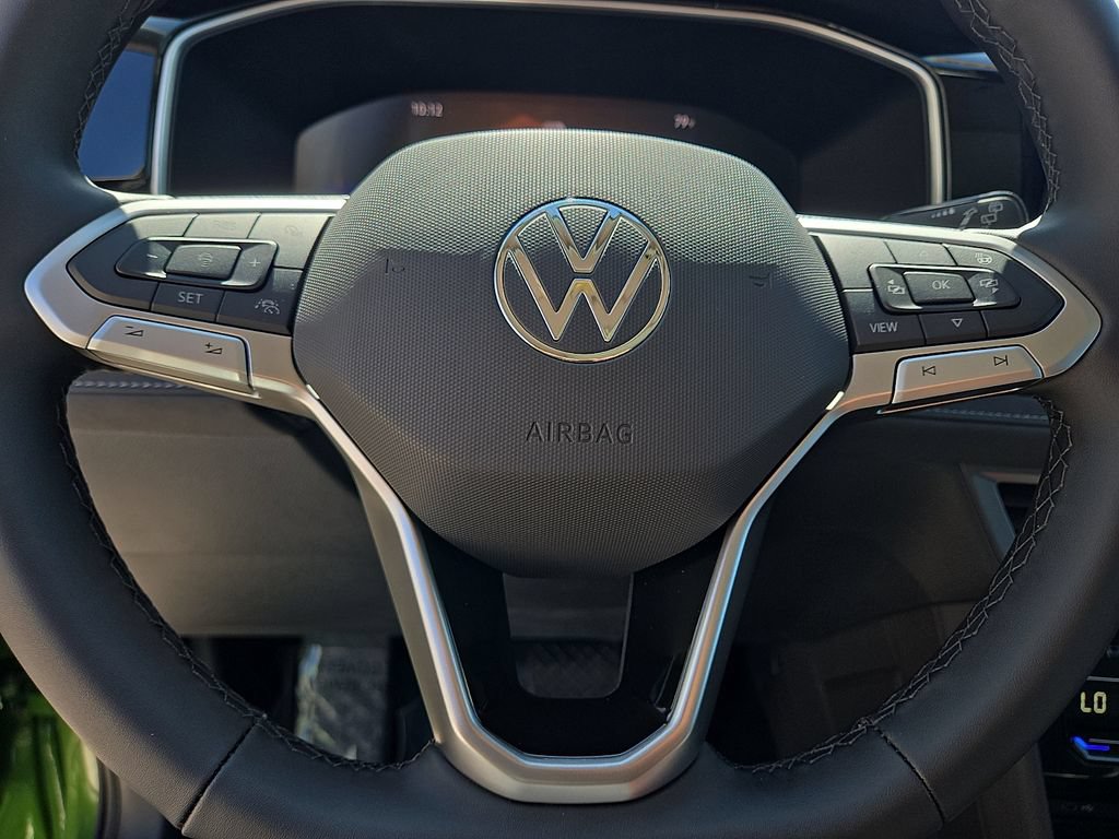 New 2026 Volkswagen Taos SE FWD image 25