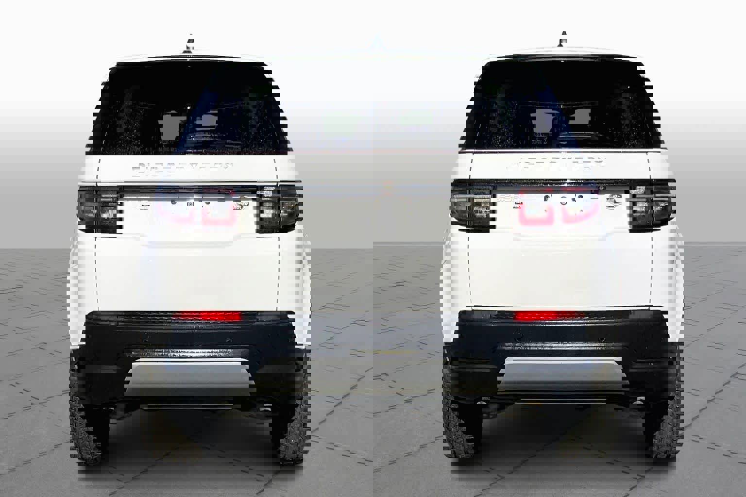 Used 2020 Land Rover Discovery Sport image 4