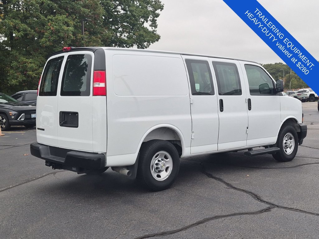 Used 2025 Chevrolet Express 2500 RWD image 4
