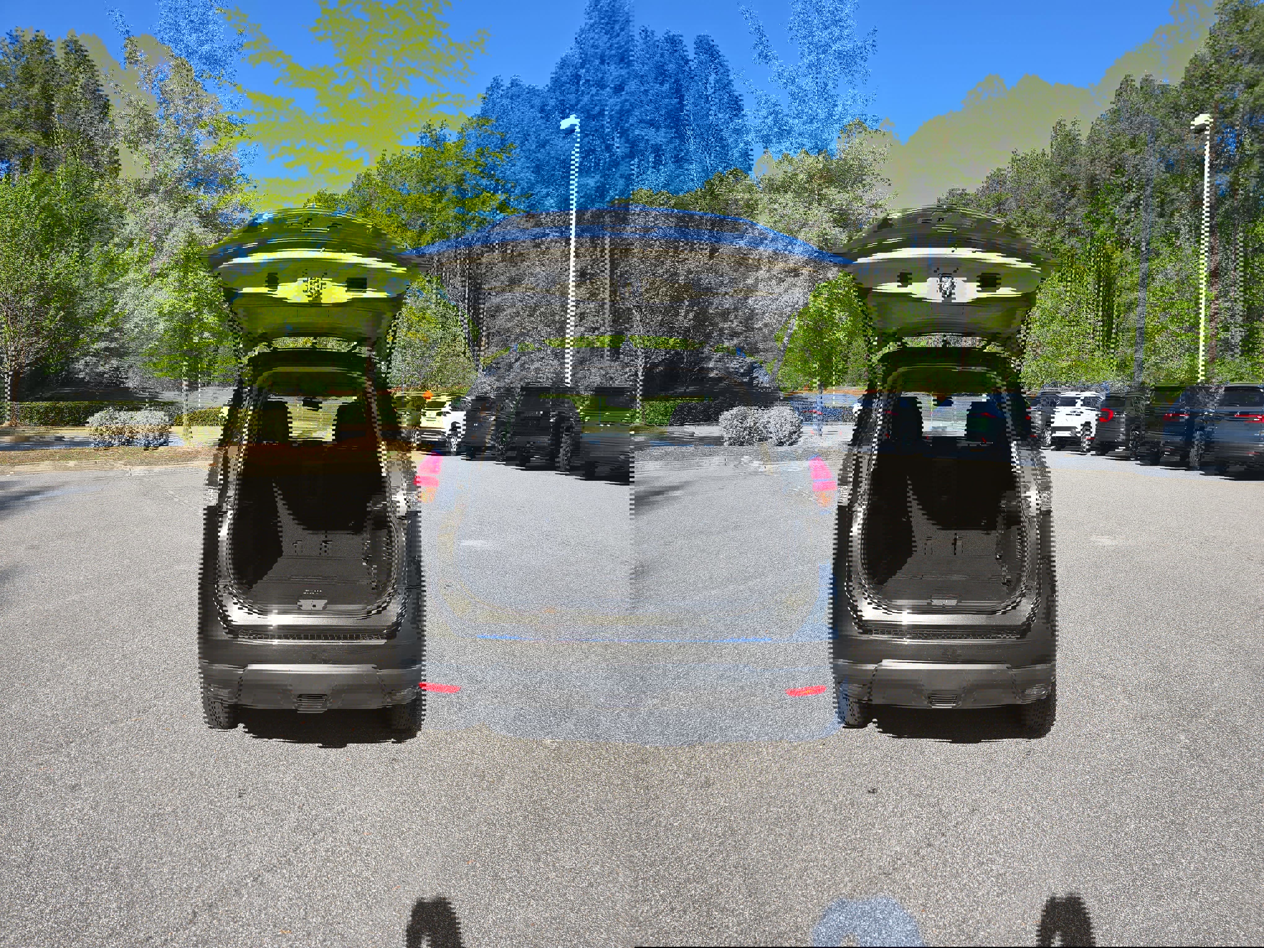 Used 2015 Nissan Rogue SV image 12