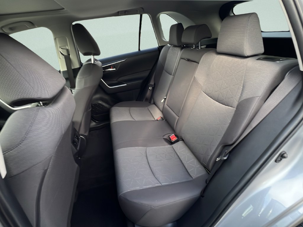 Used 2019 Toyota RAV4 XLE w/ Convenience Package FWD image 13