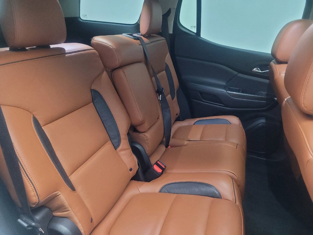 Used 2017 GMC Acadia SLT image 19