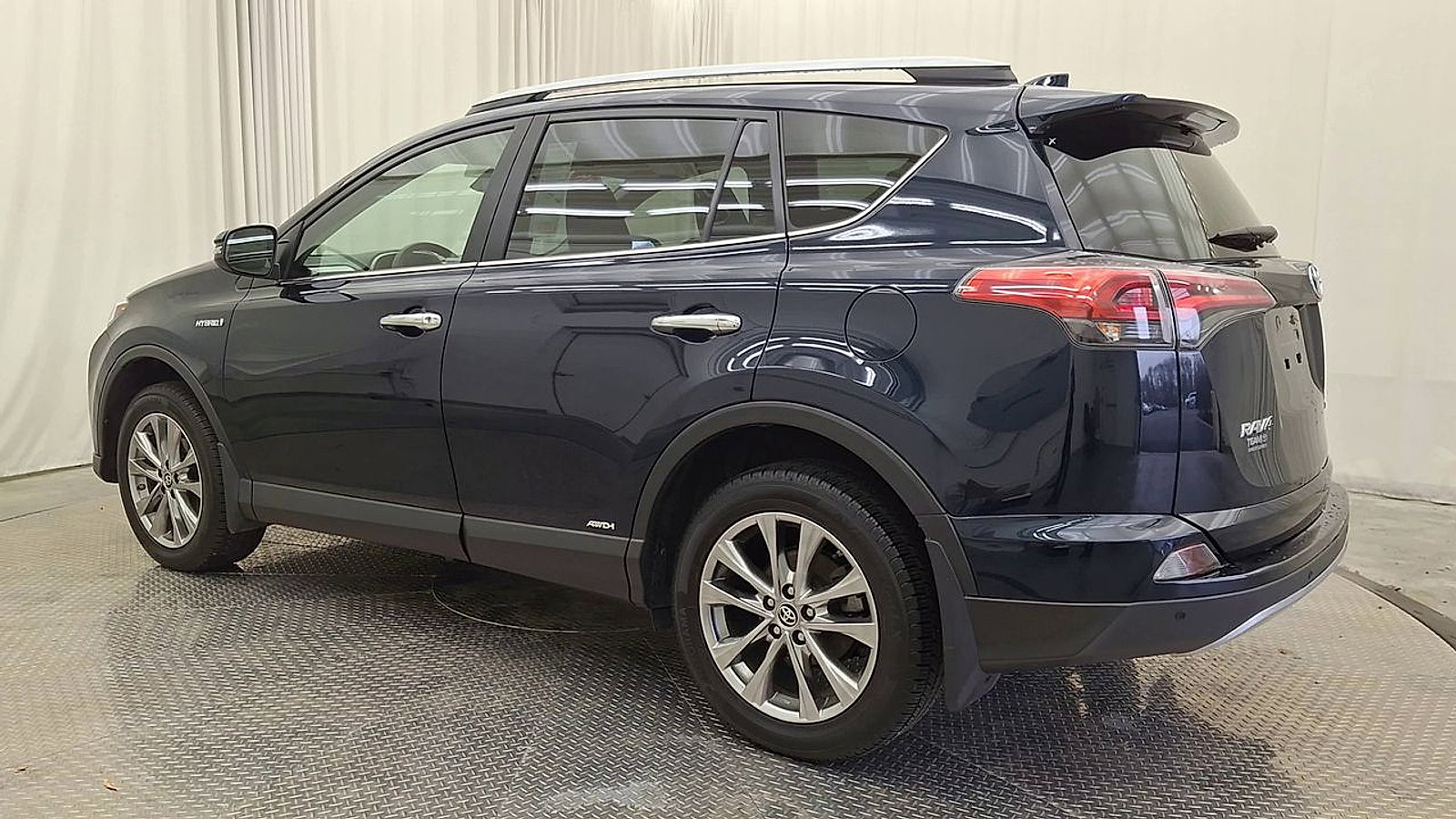 Certified 2018 Toyota RAV4 Limited image 9