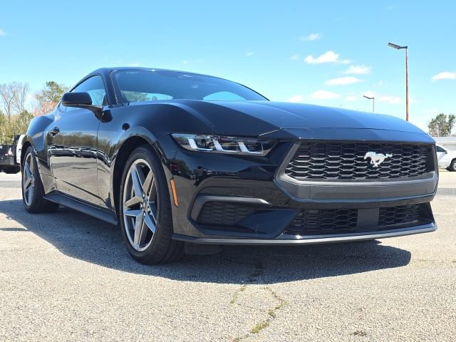 Used 2024 Ford Mustang Coupe RWD image 7