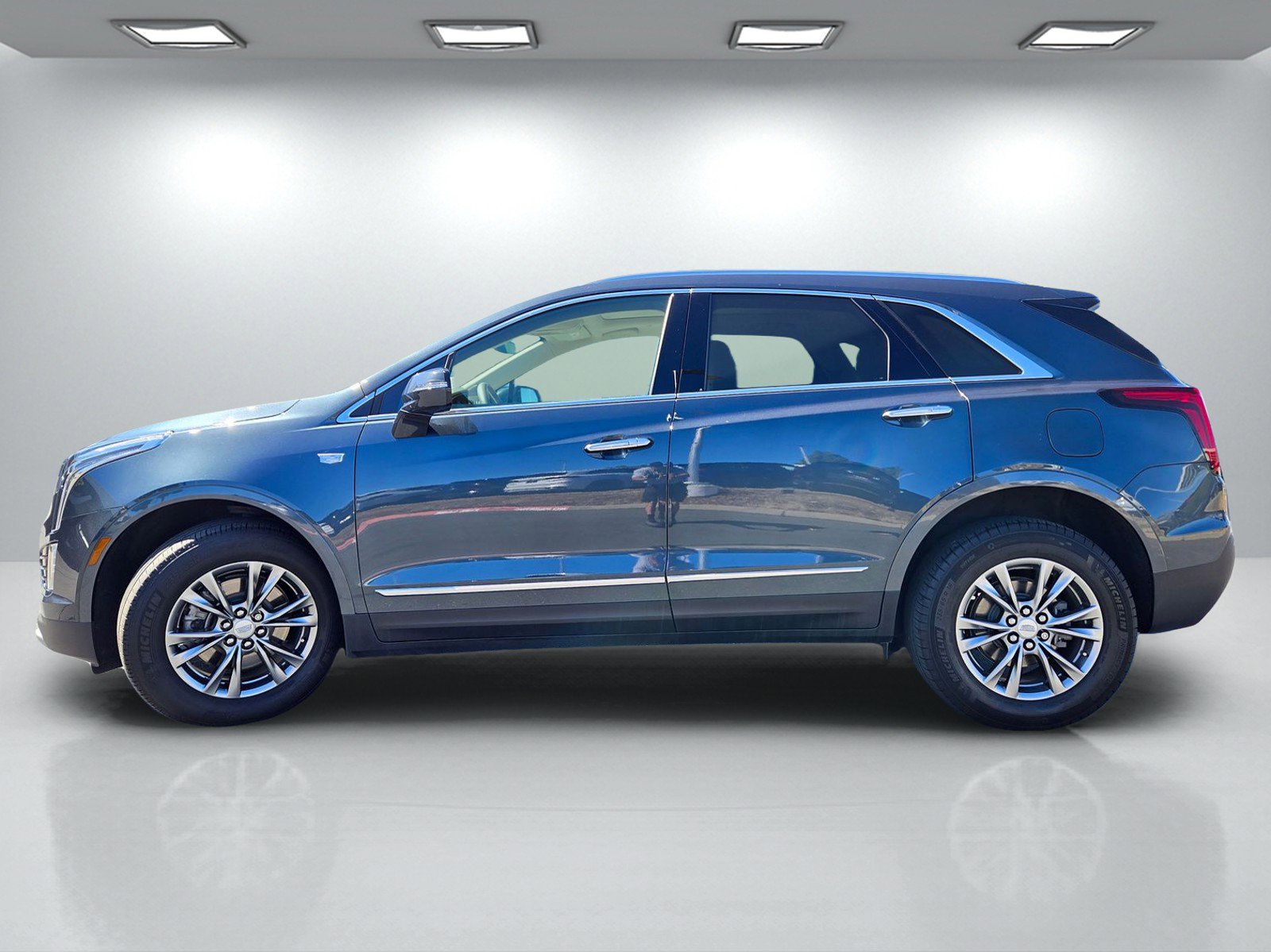 Used 2021 Cadillac XT5 Premium Luxury FWD image 7