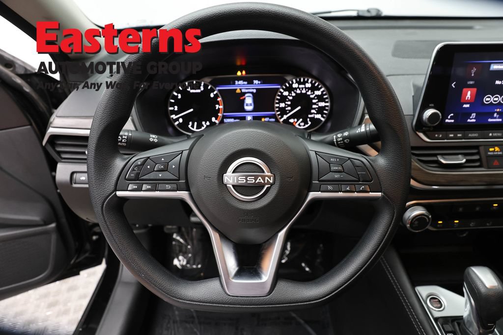Used 2023 Nissan Altima 2.5 SV FWD image 10