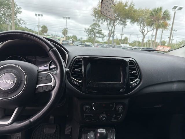 Used 2020 Jeep Compass Latitude AWD/4WD image 9