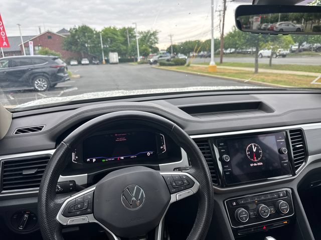 Used 2022 Volkswagen Atlas SEL Premium AWD/4WD image 16