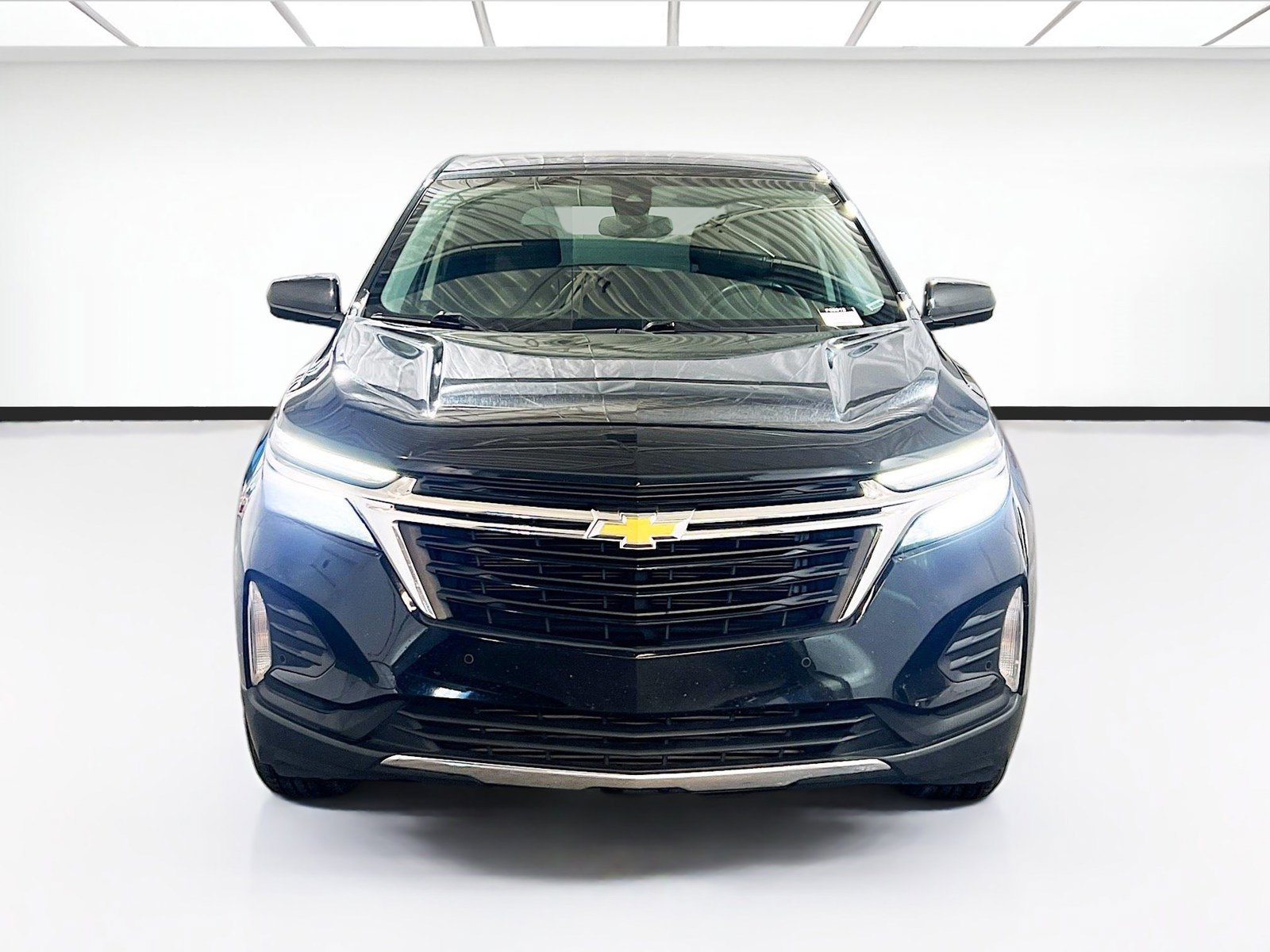 Used 2024 Chevrolet Equinox LT AWD/4WD image 2