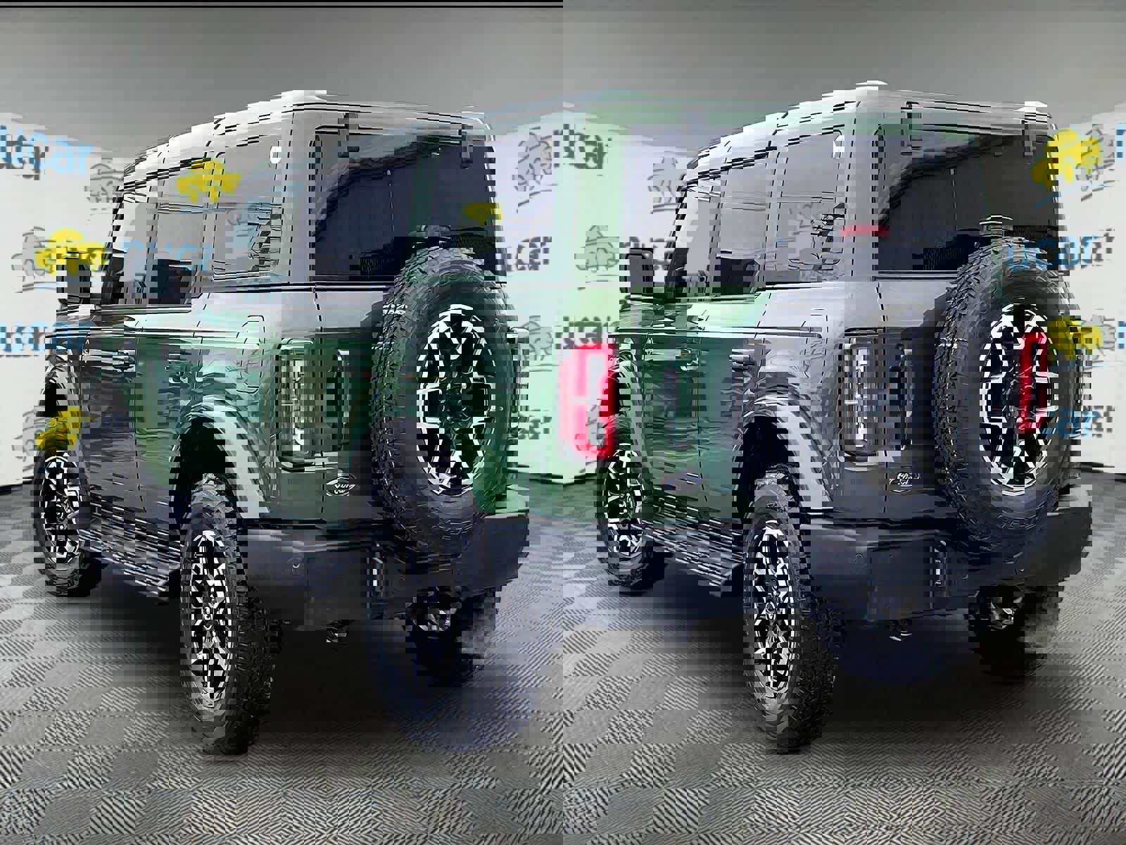 Used 2025 Ford Bronco Outer Banks image 4