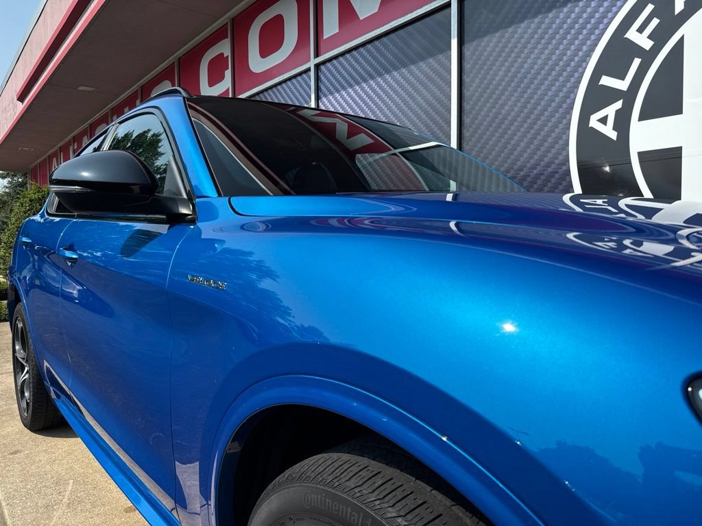 Used 2023 Alfa Romeo Stelvio Veloce AWD/4WD image 2