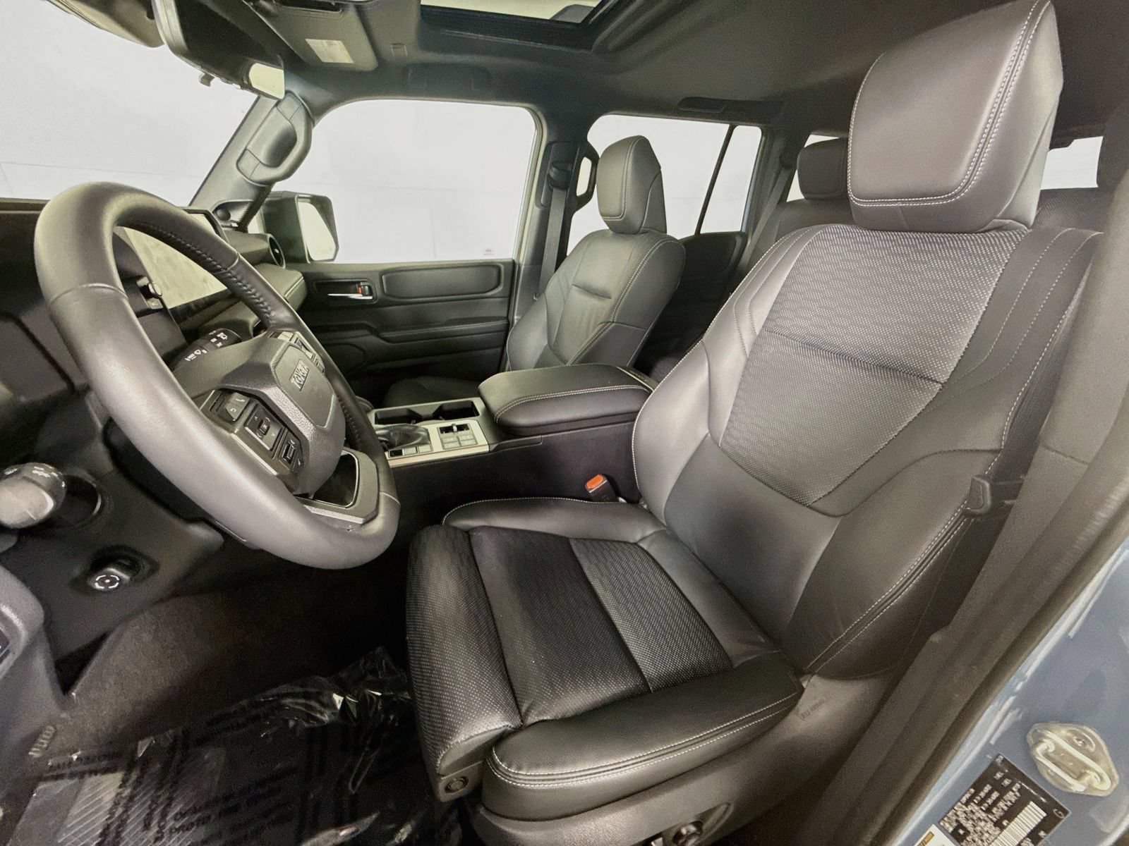 Used 2025 Toyota Land Cruiser w/ Premium Package AWD/4WD image 5