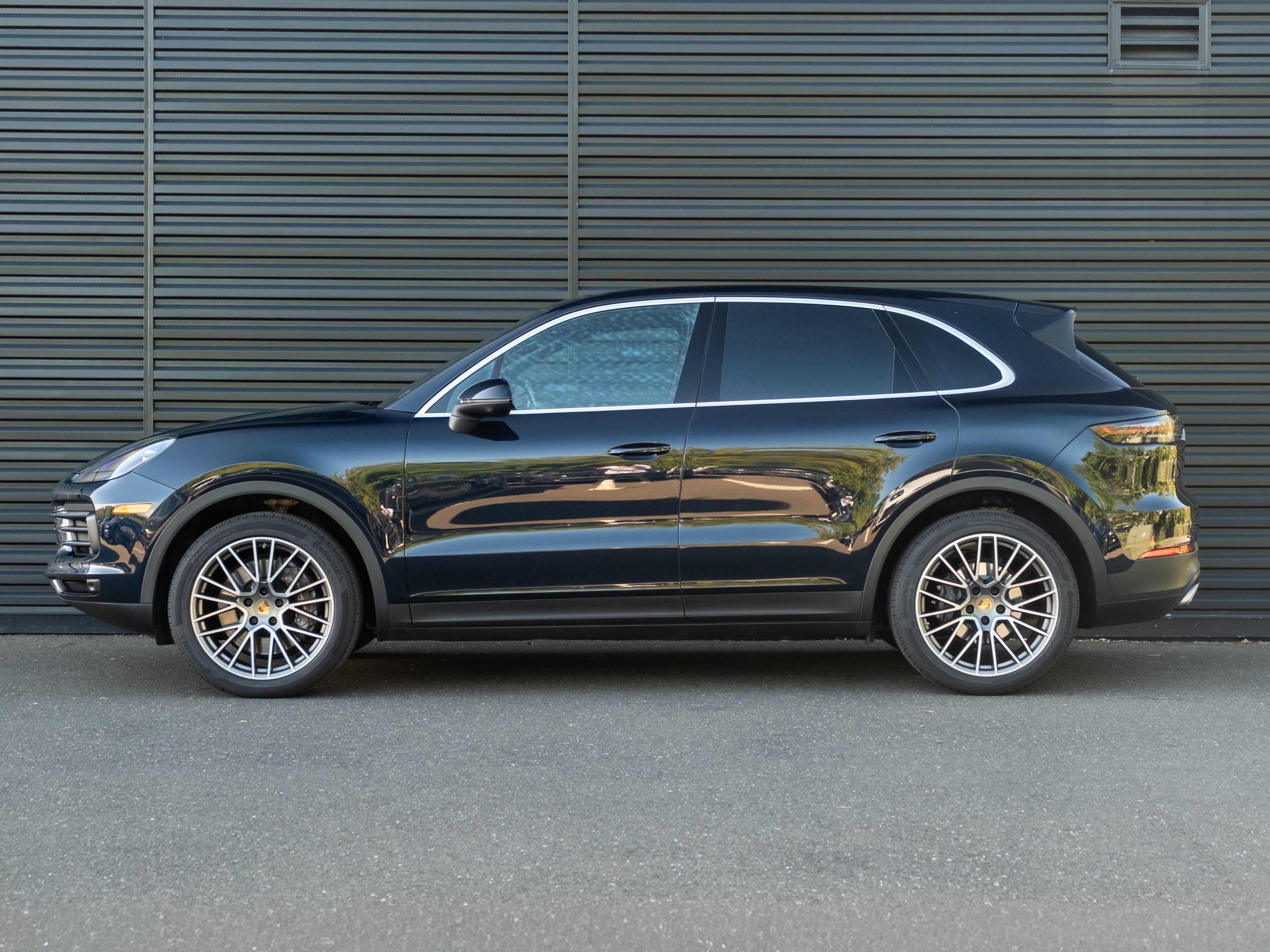 Certified 2023 Porsche Cayenne AWD/4WD image 2