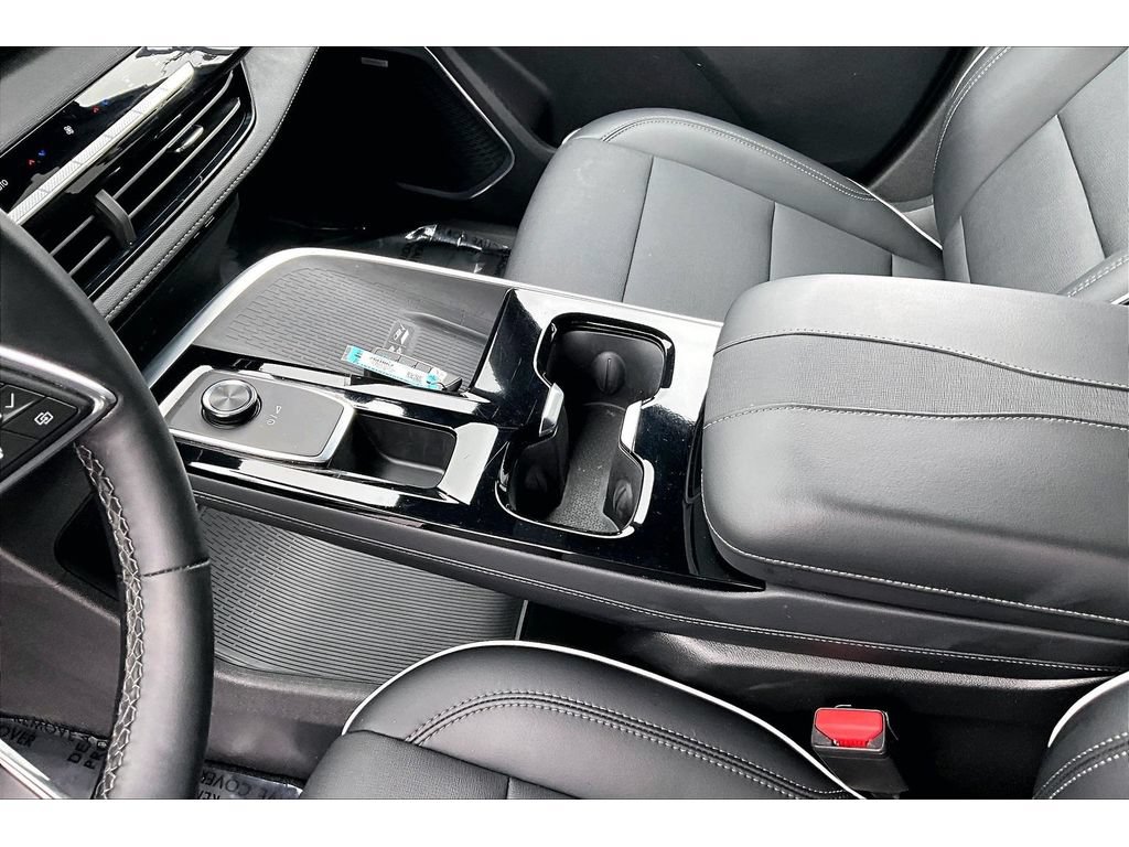 Used 2025 Buick Enclave Preferred AWD/4WD image 18