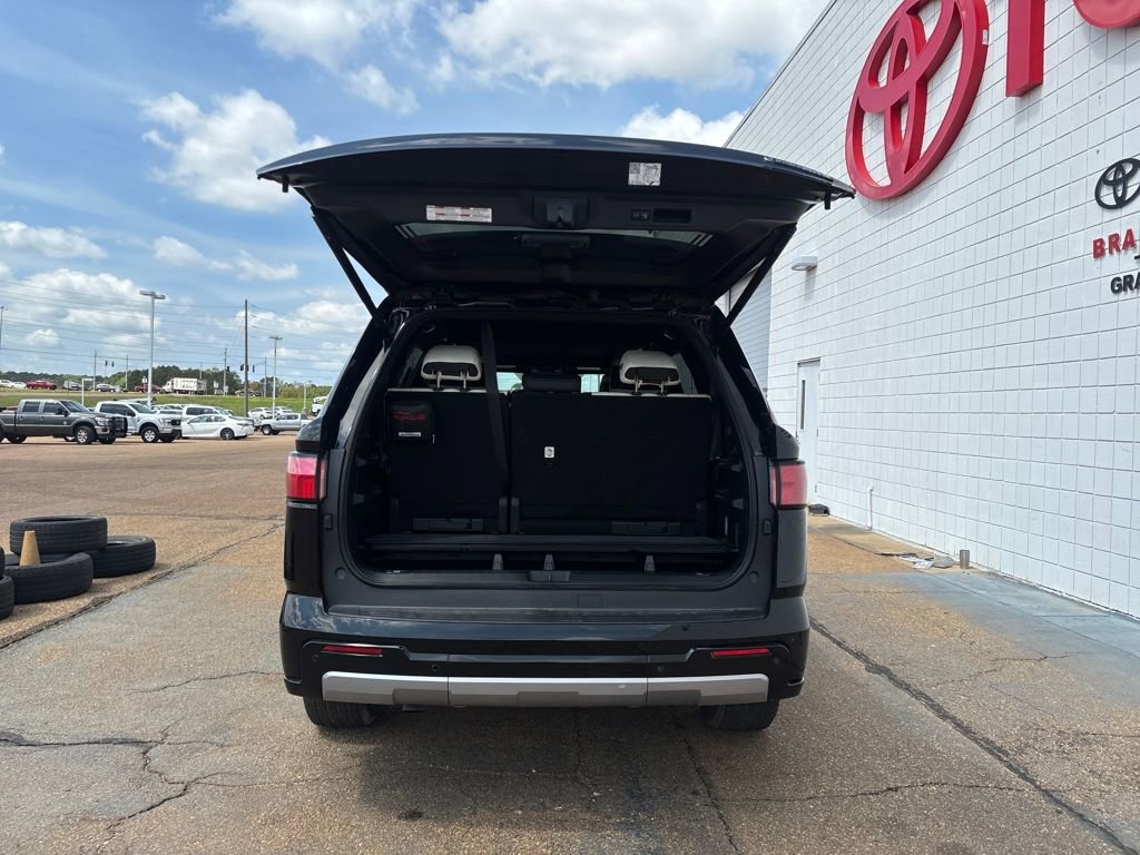 Used 2025 Toyota Sequoia Capstone image 33
