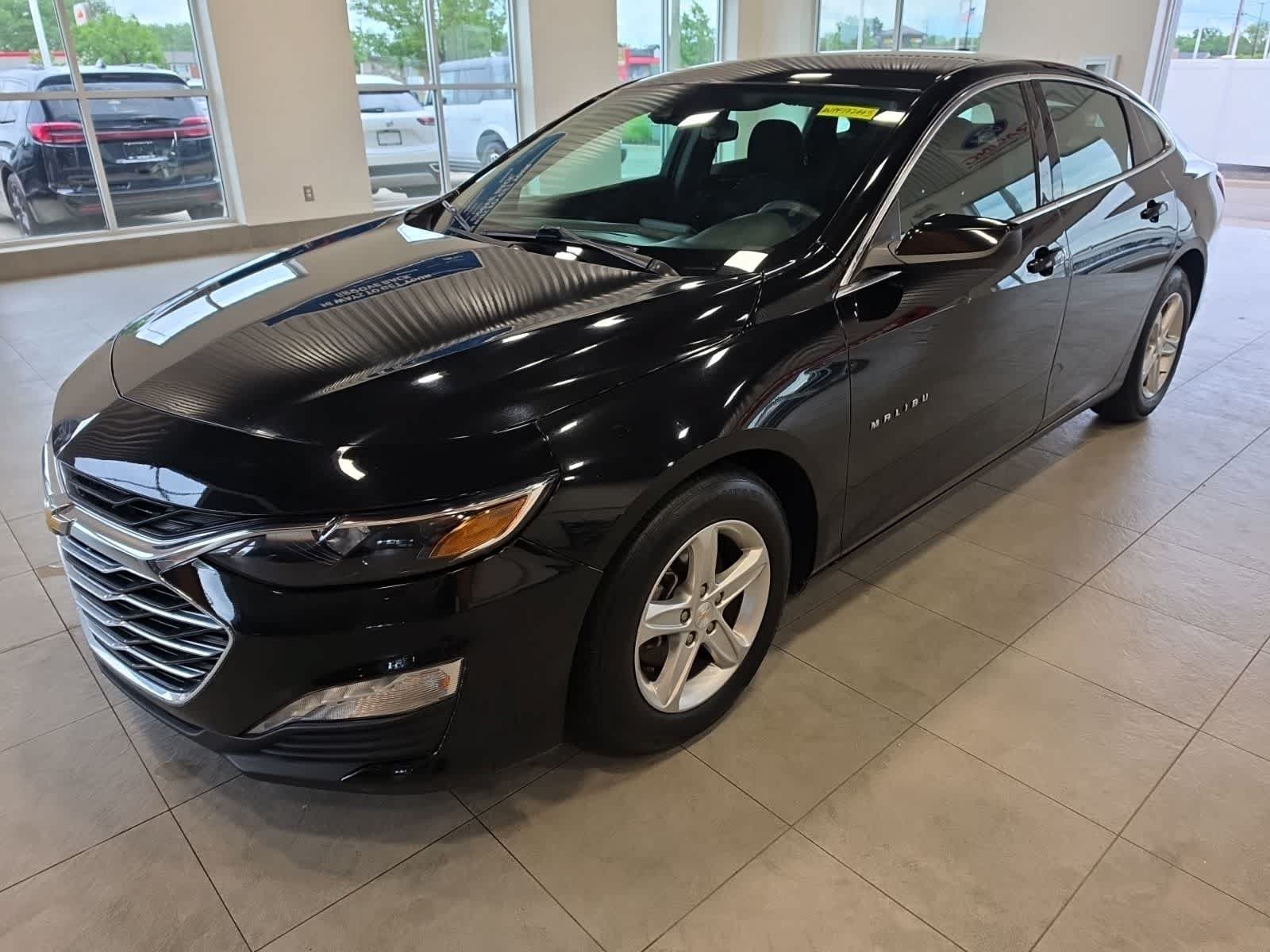 Used 2023 Chevrolet Malibu LT FWD image 1