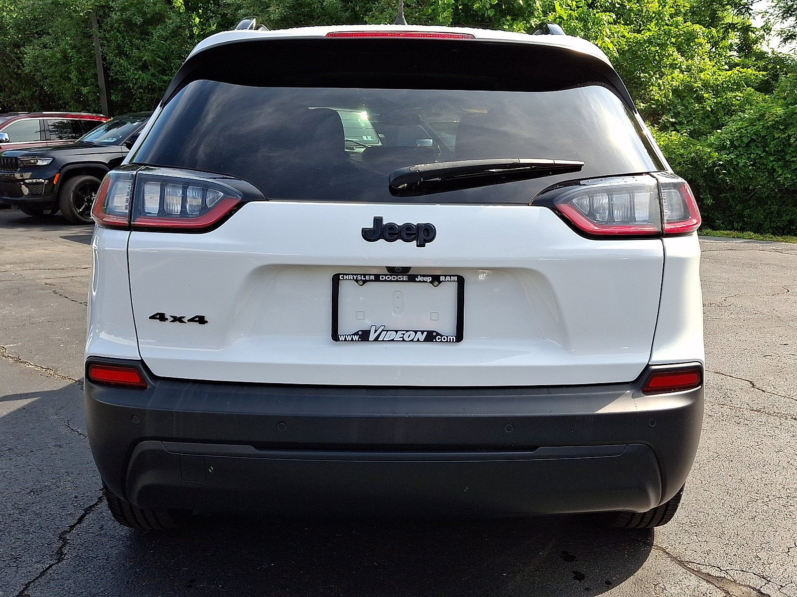 Certified 2020 Jeep Cherokee Latitude Plus AWD/4WD image 5
