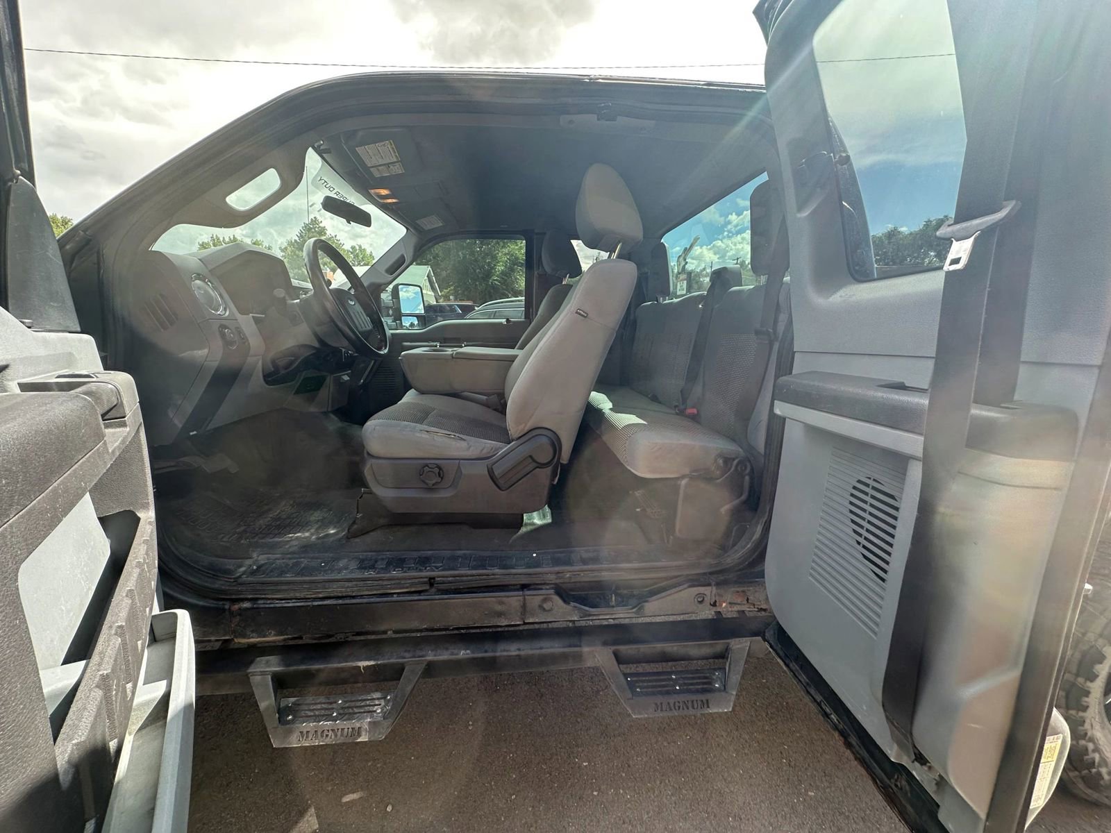 Used 2011 Ford F350 XLT w/ Snow Plow Prep Pkg image 8