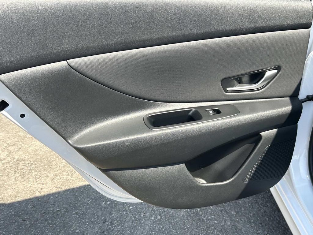 Certified 2023 Hyundai Elantra Limited FWD image 21