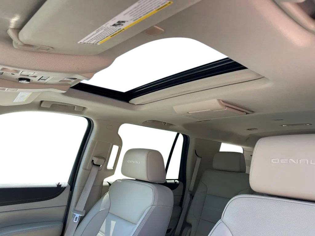 Used 2020 GMC Yukon Denali w/ Denali Ultimate Package AWD/4WD image 26