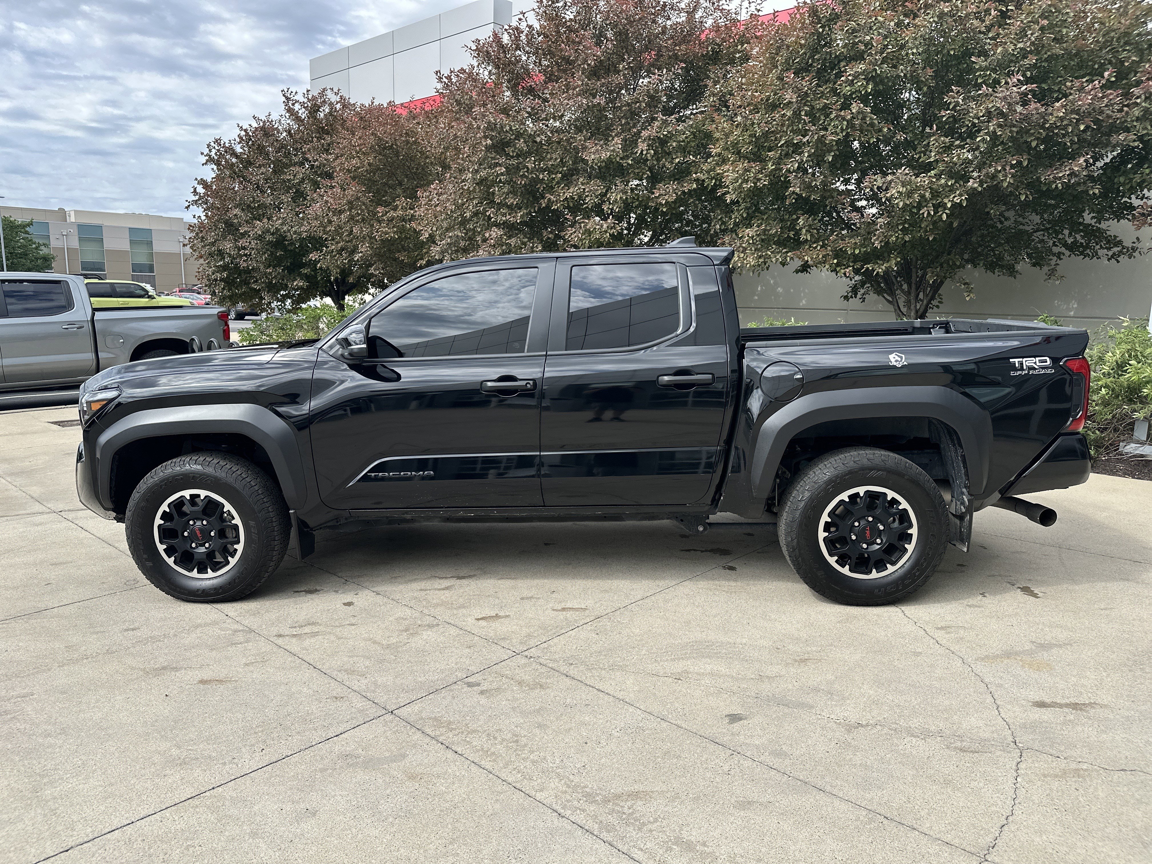 Used 2024 Toyota Tacoma TRD Off-Road w/ TRD Off Road Upgrade Package AWD/4WD image 8