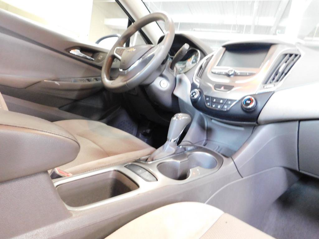 Used 2017 Chevrolet Cruze LT FWD image 15