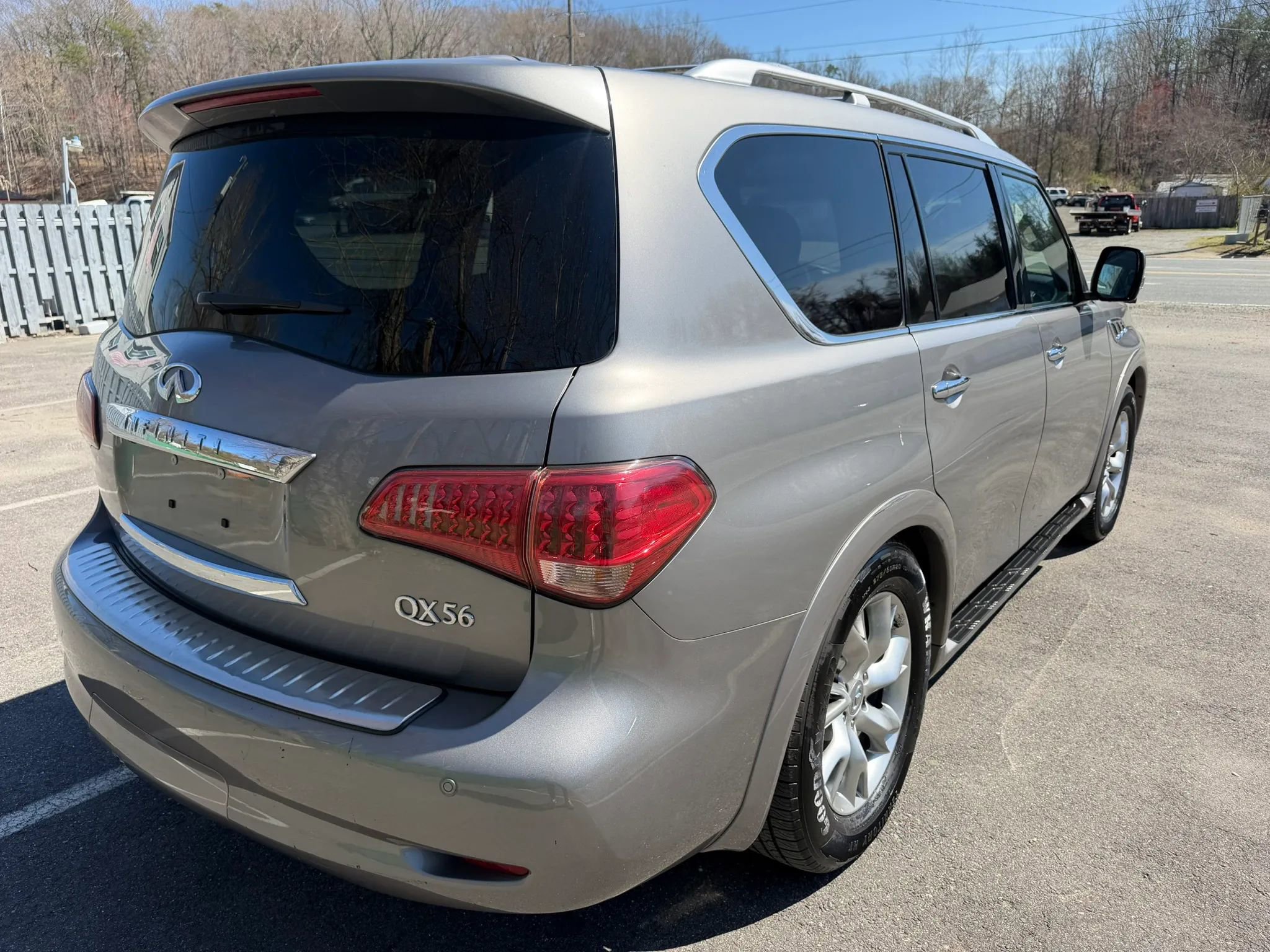 Used 2012 INFINITI QX56 4WD w/ Theater Pkg image 9