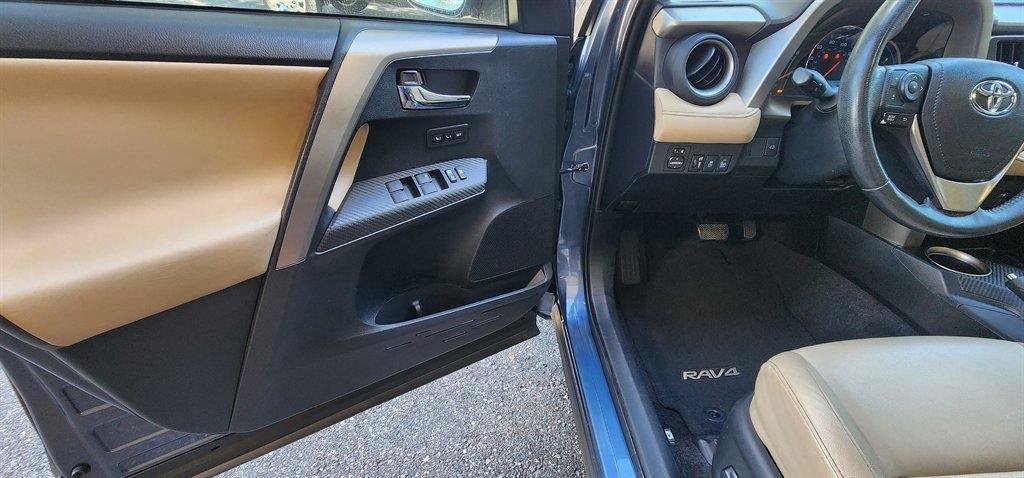 Used 2014 Toyota RAV4 Limited w/ Technology Package FWD image 35