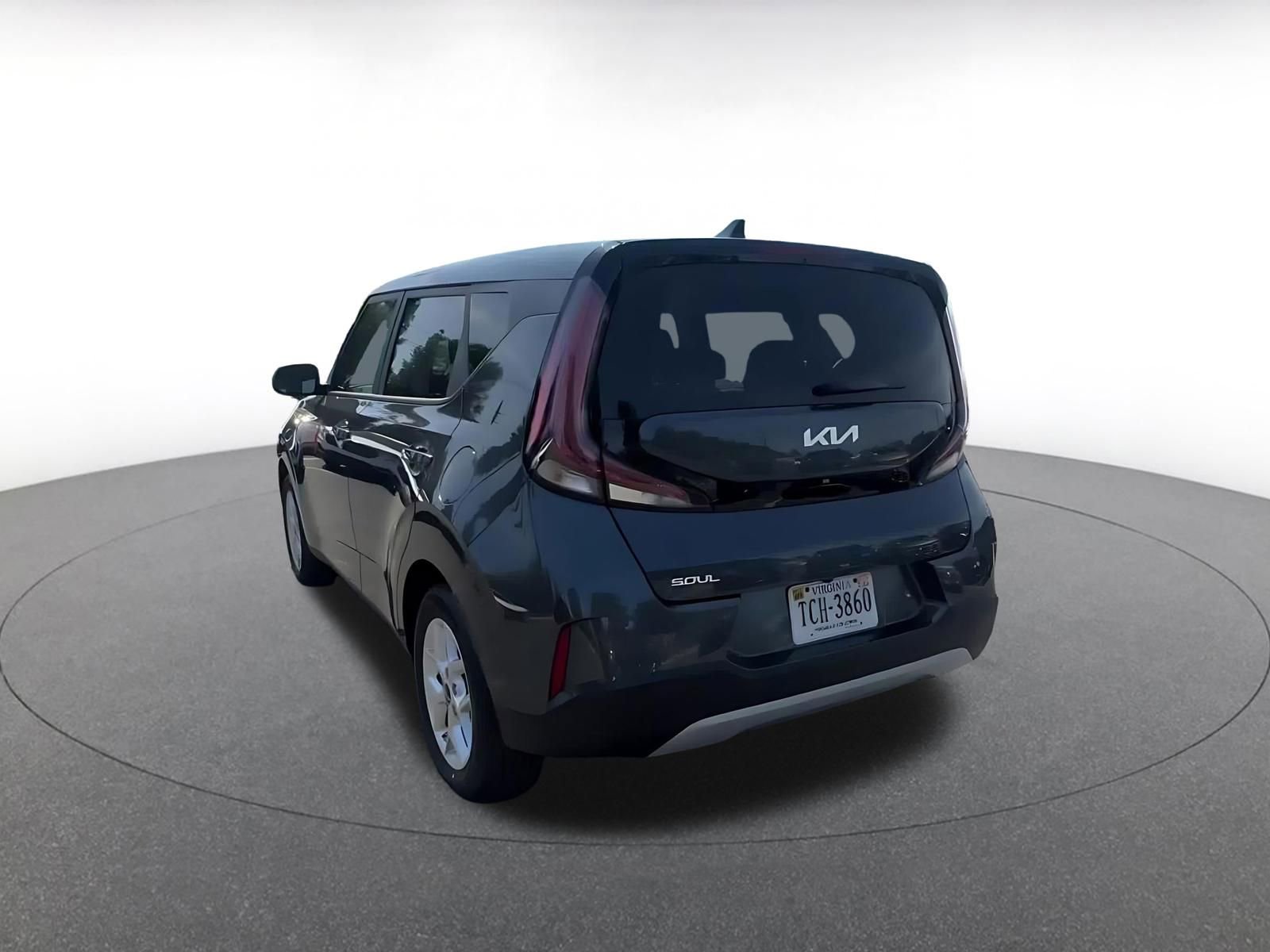 Used 2025 Kia Soul LX w/ LX Technology Package FWD image 11