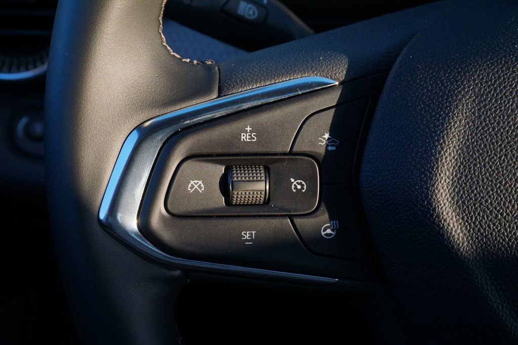 Used 2026 Chevrolet Trax ACTIV w/ Sunroof Package FWD image 19