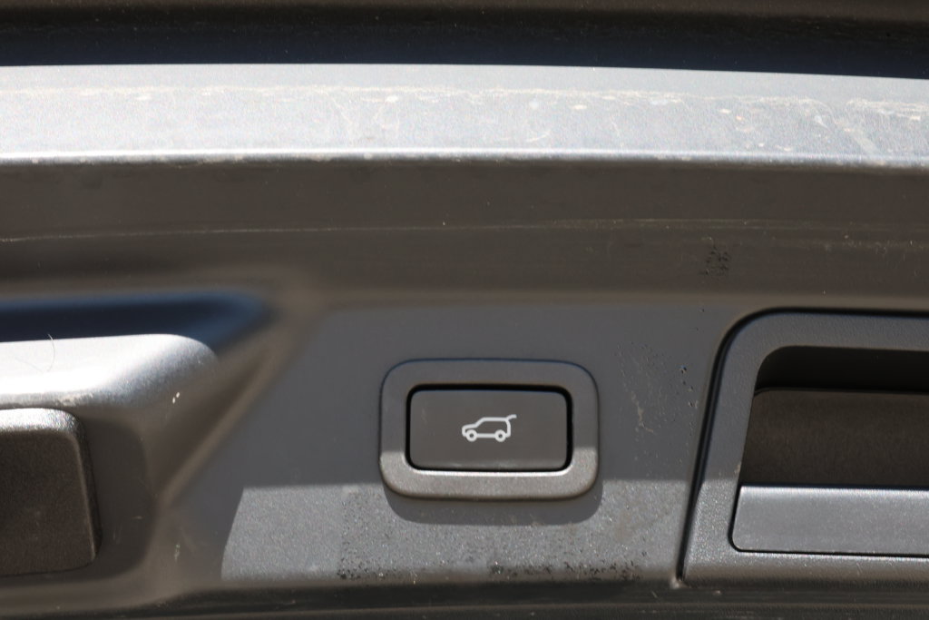 Used 2022 Land Rover Range Rover Velar S AWD/4WD image 9