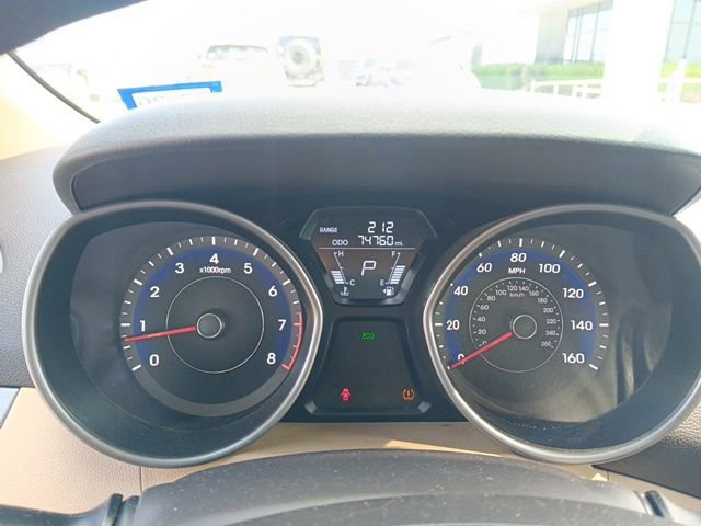 Used 2012 Hyundai Elantra GLS FWD image 2
