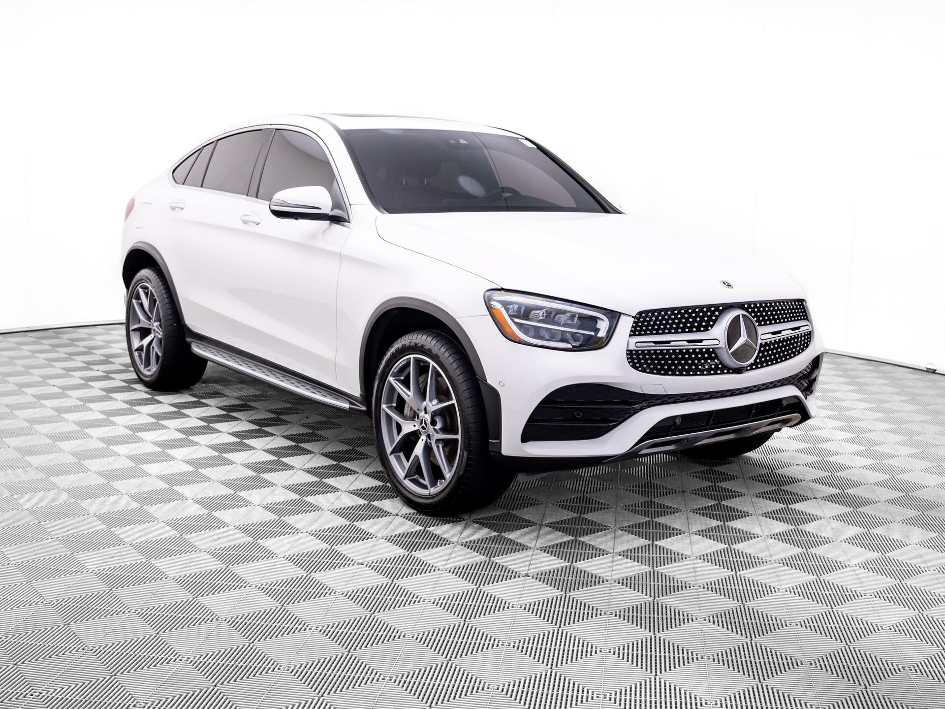 Used 2022 Mercedes-Benz GLC 300 4MATIC Coupe image 7